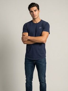 Hollister Must-Have Collection Curved Hem Tee | Size Medium